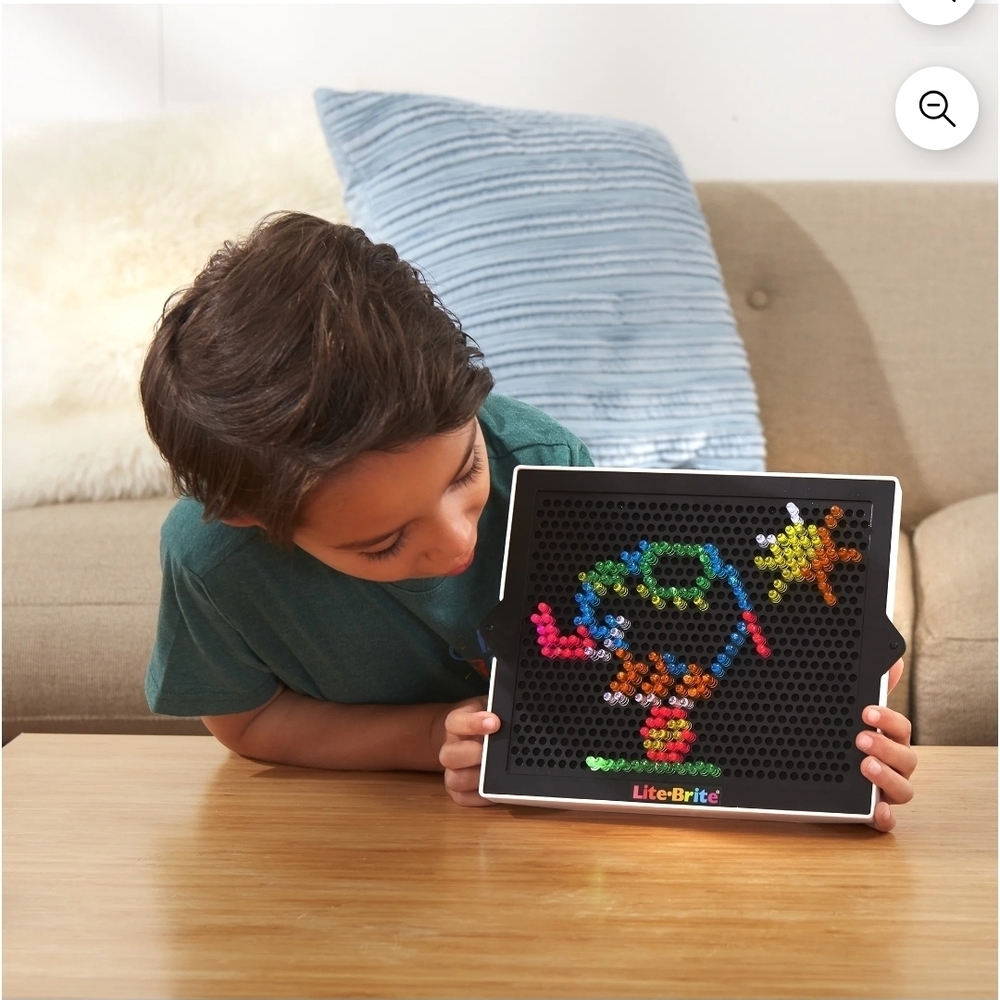 Lite-Brite Classic, Bold & Bright Edition, STEM and Unisex for Children Ages 4+ - Picture 4 of 10